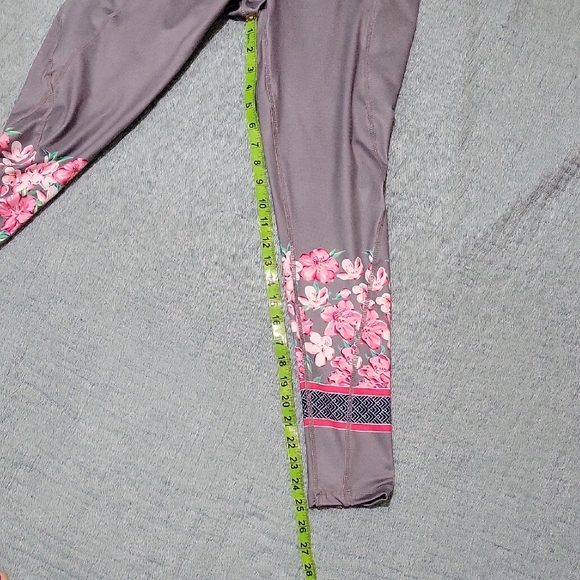 Simply Southern Pink And Gray Floral Leggings Sz M , Athleisure, Yoga - Picture 5 of 8